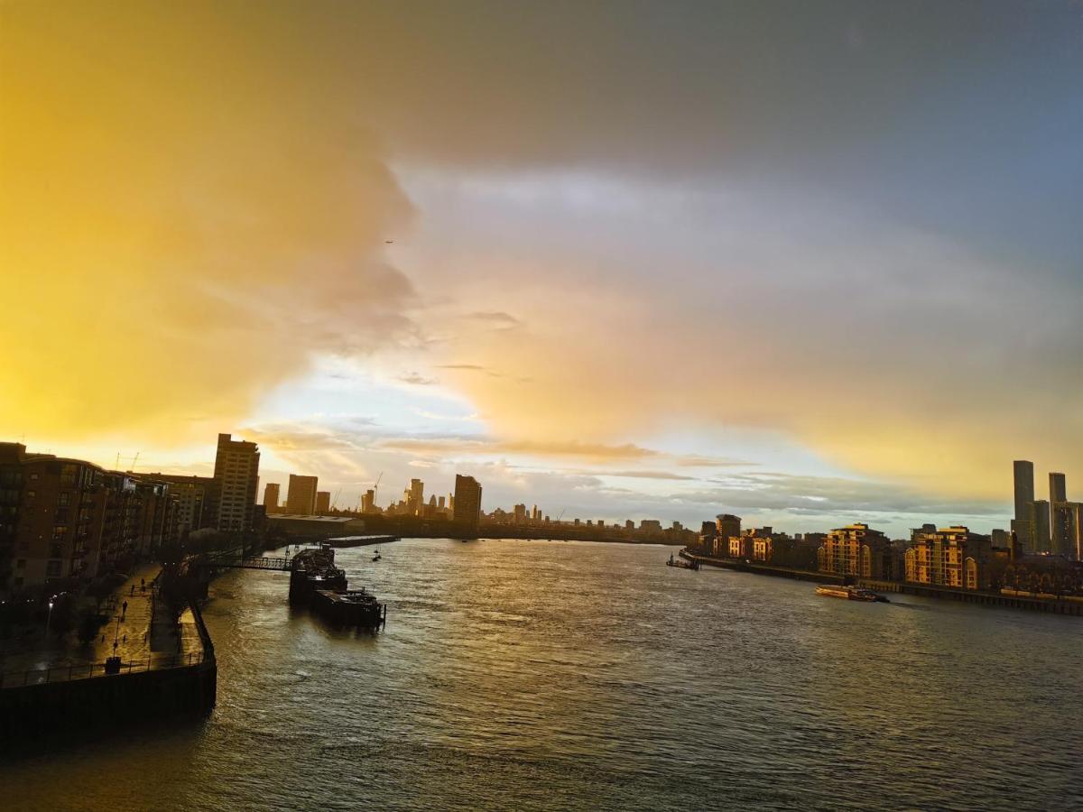 Homestay Room With Stunning Thames River View لندن المظهر الخارجي الصورة