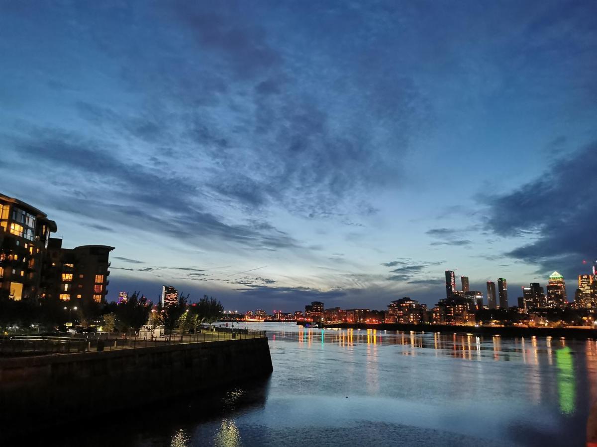 Homestay Room With Stunning Thames River View لندن المظهر الخارجي الصورة