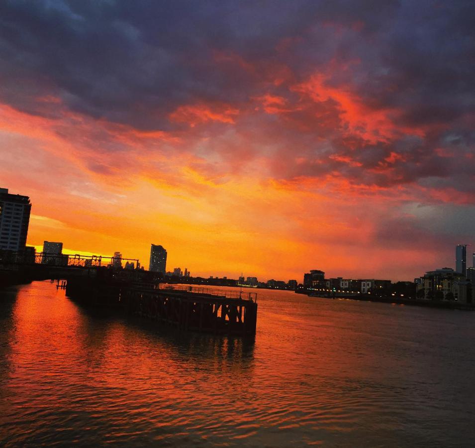 Homestay Room With Stunning Thames River View لندن المظهر الخارجي الصورة